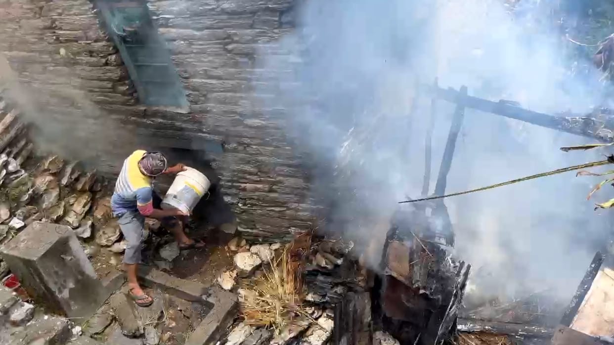 Fire breaks out in residential building in Dhunamani