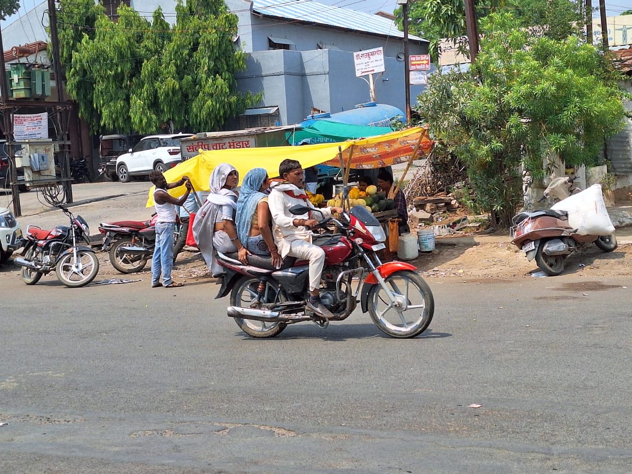 Damoh News On first day of Nautapa rain rained from sky heat wave continued with strong sunlight