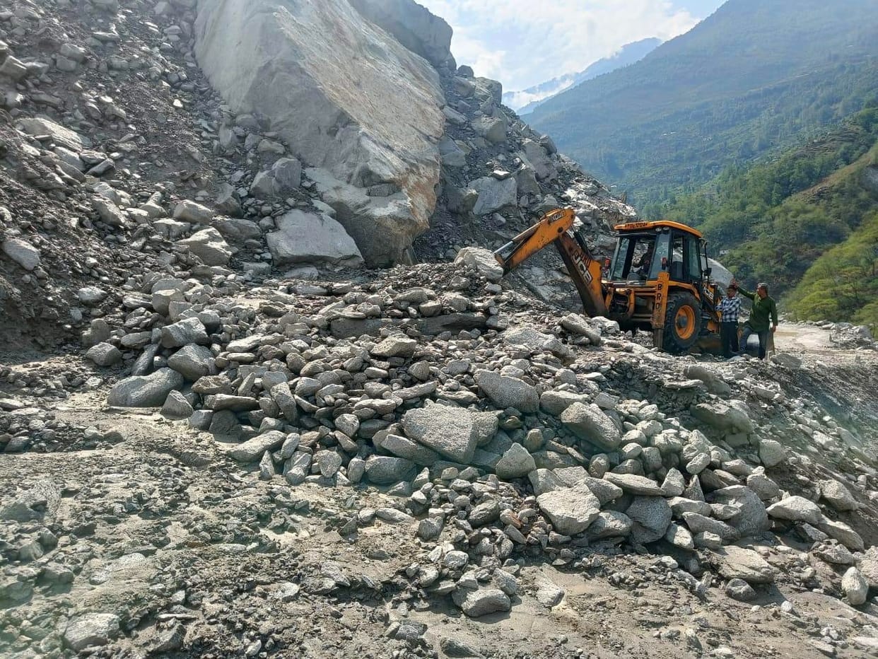 Road remained closed for five hours due to falling debris in Malghat