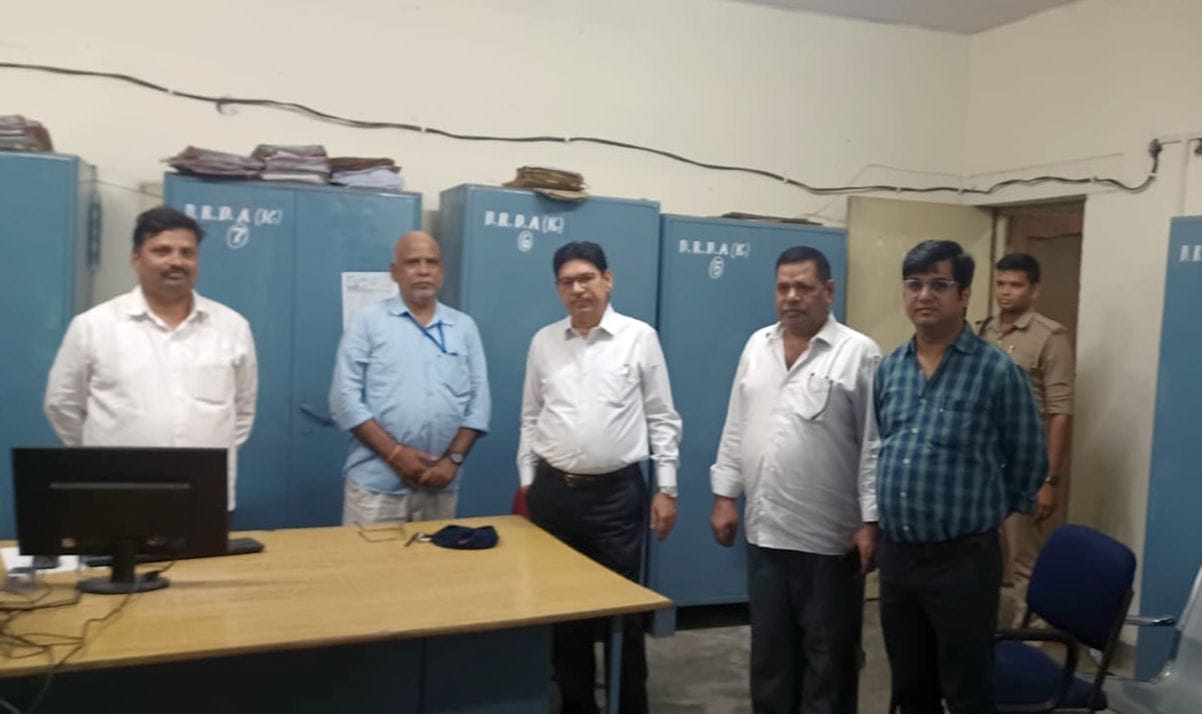 Two offices were found locked, officers and employees of 15 offices remained absent