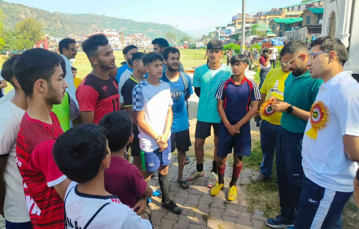 Neither coach nor place to play football