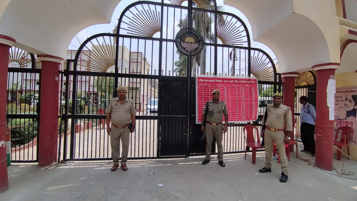 EVM surrounded by three-tier security, para military force took charge