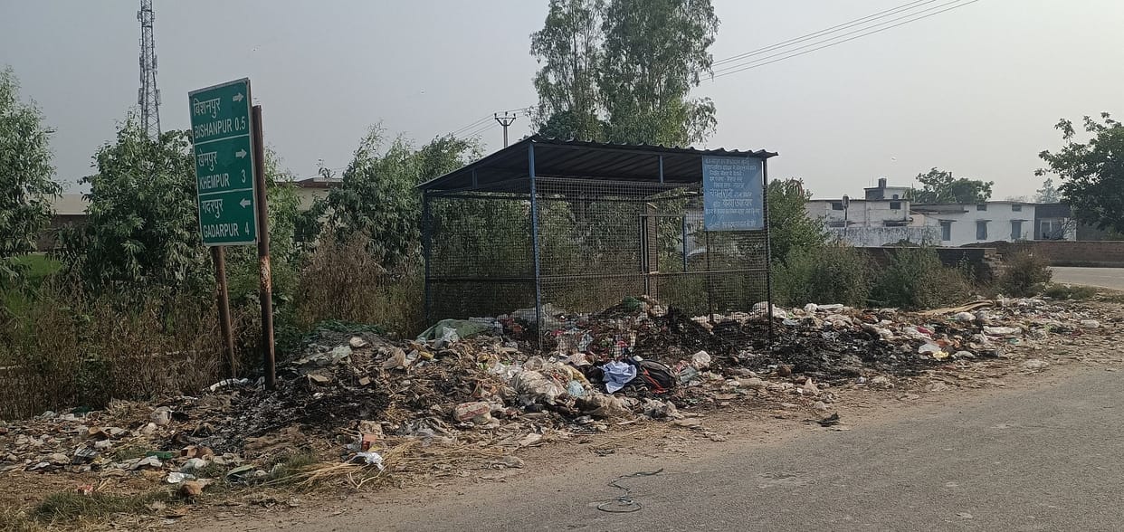 Patients wandering for urine test due to lack of toilet