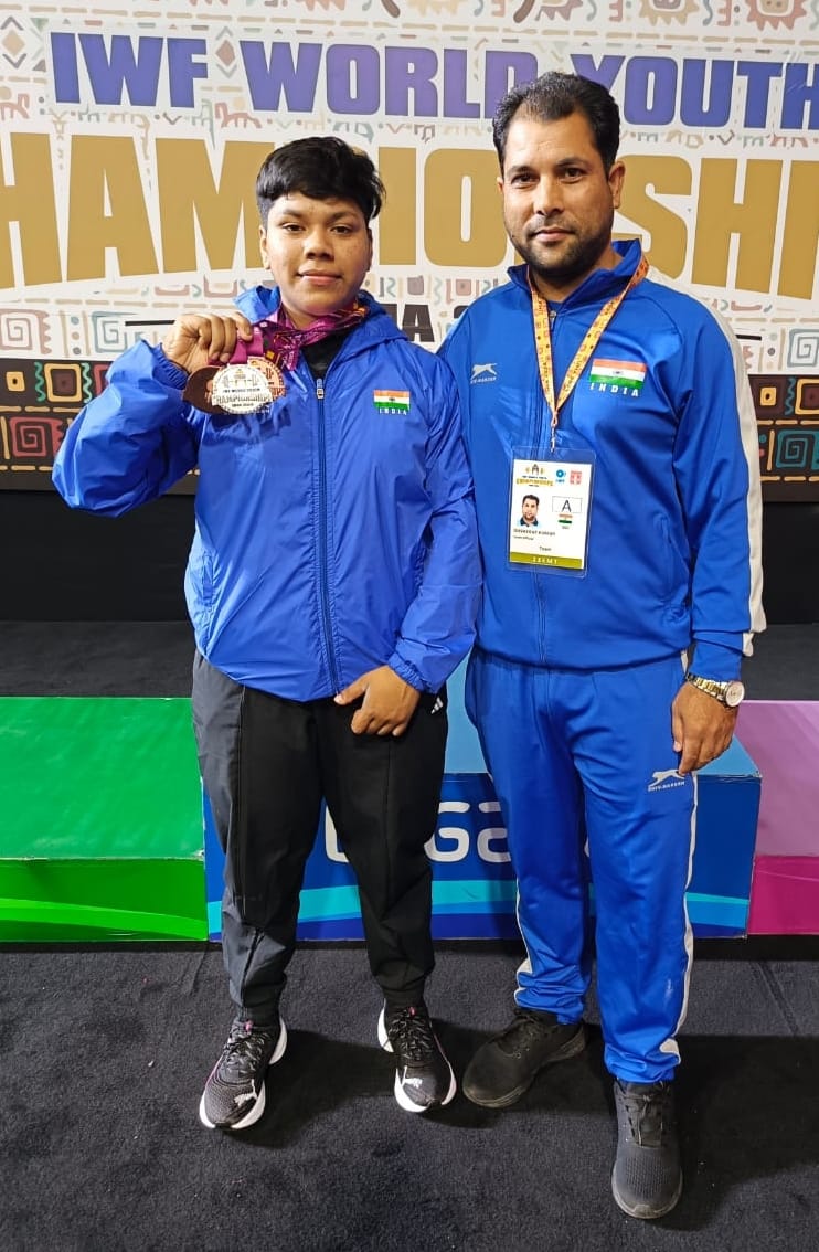 Sanjana won bronze medal in weightlifting