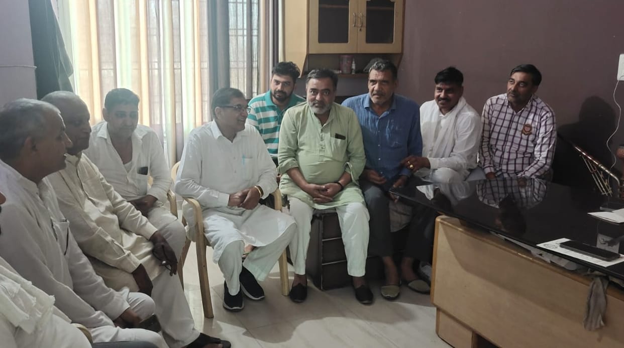 Dan Singh spent time with family, Bahadur Singh took feedback from workers