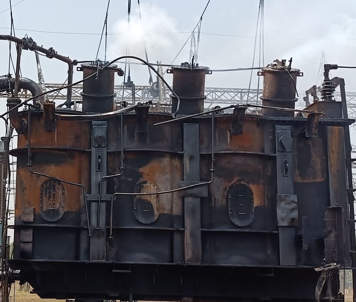 Transformer lying broken for 20 days, not replaced