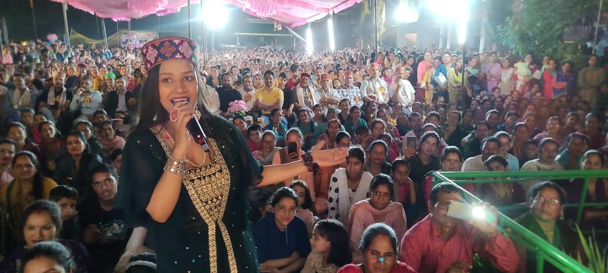 The audience danced to the song Sainj Mhara Hotel, the plays enthralled the audience.