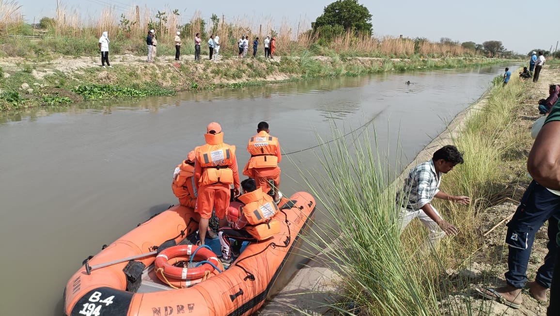 Delhi youth drowns in canal, search continues