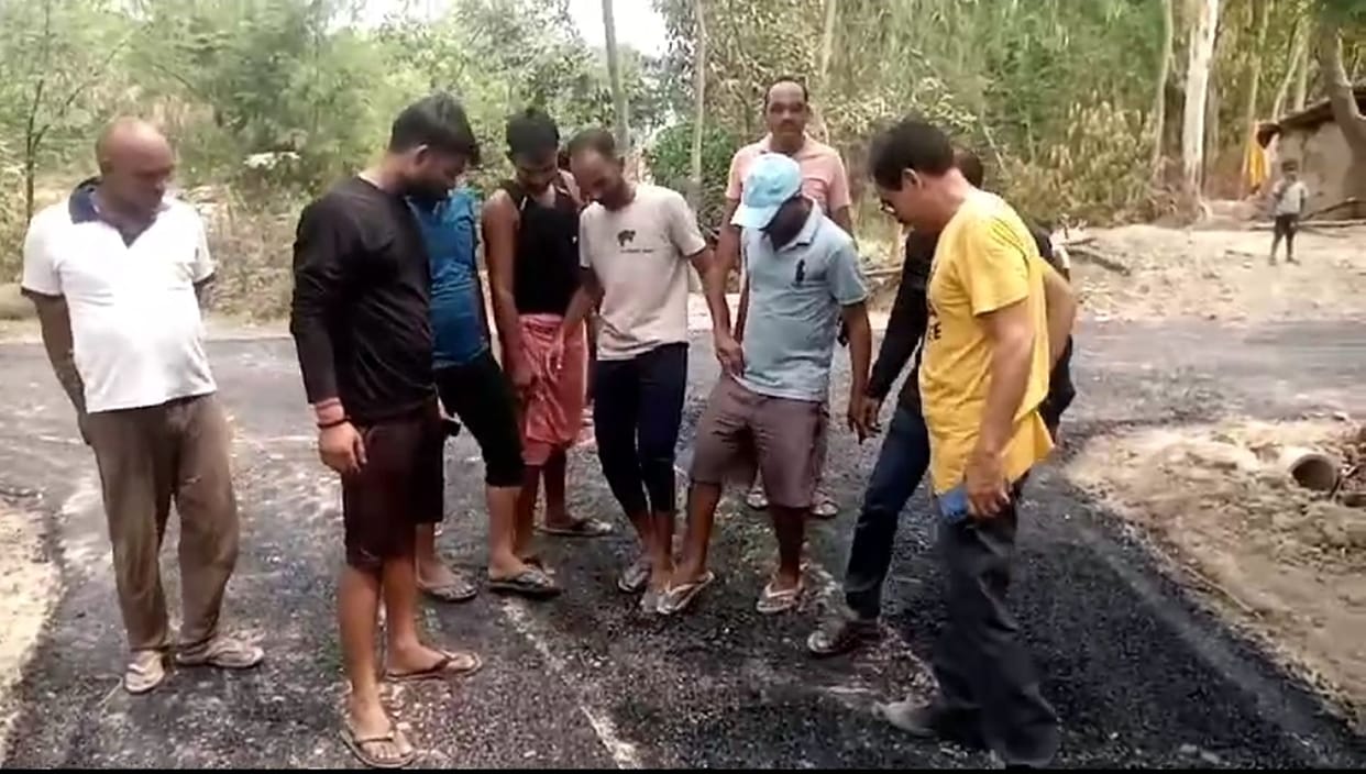 Villagers stopped road construction and demonstrated