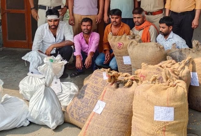 Five arrested for stealing pendrol clip-sack from goods train