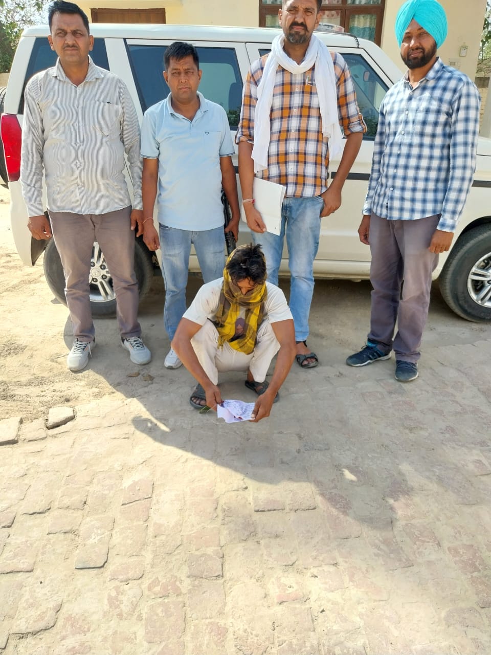Two youth riding a motorcycle arrested with 40 grams of heroin