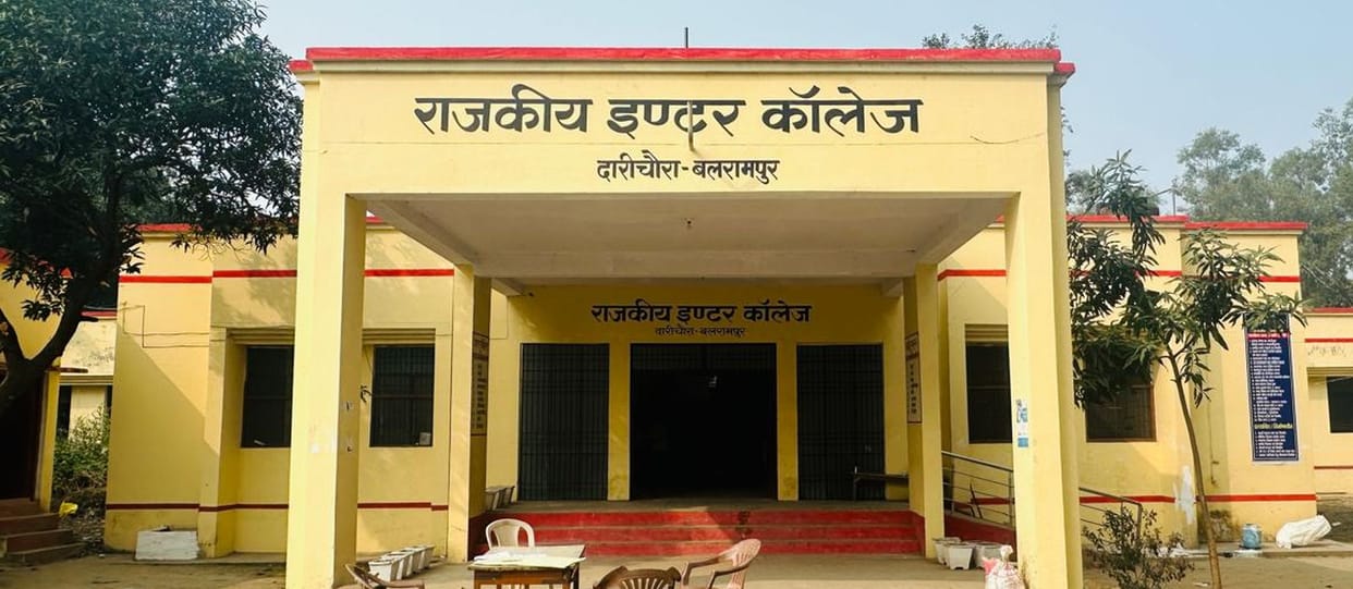 It is mandatory for students to read in the library of secondary schools.