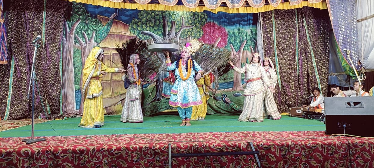 Staging of Meera's character