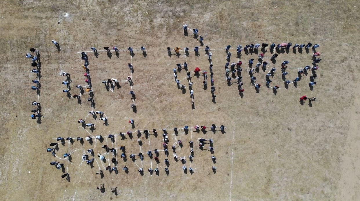 human chain for voting