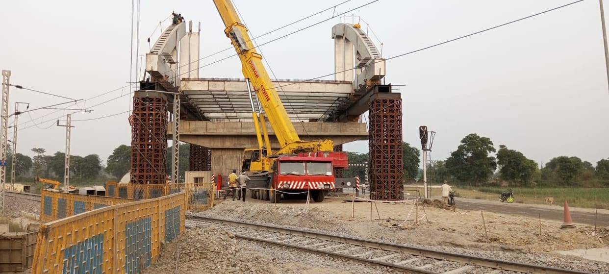 Traffic closed on Gola-Lakhimpur road, Gola journey becomes costlier by Rs 17
