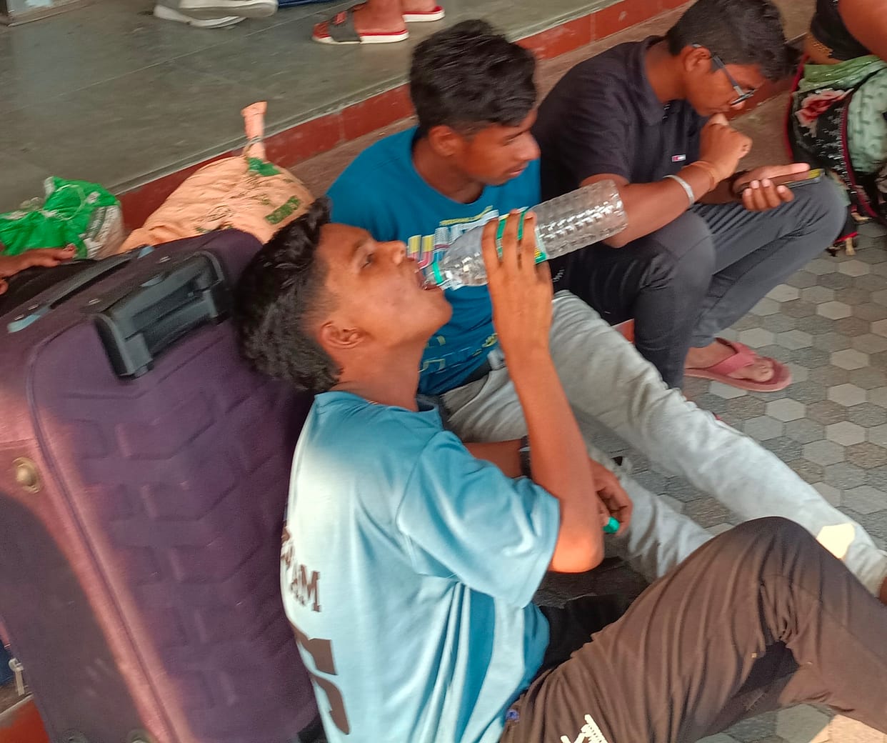 Take care of your health, keep drinking water even without thirst