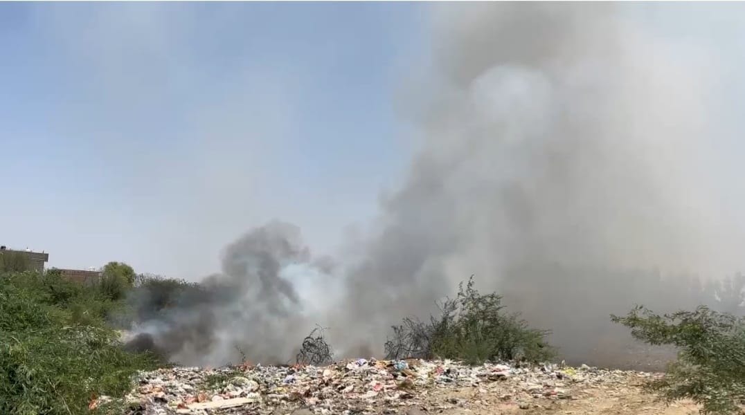 Fire breaks out in garbage lying in MRF center, poisonous smoke makes life difficult for common people
