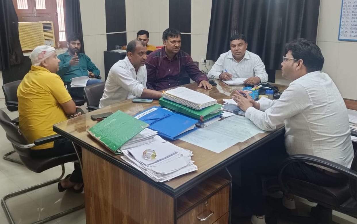 Councilors of four wards asked from Public Health Engineering Department officials for drinking water for the people.
