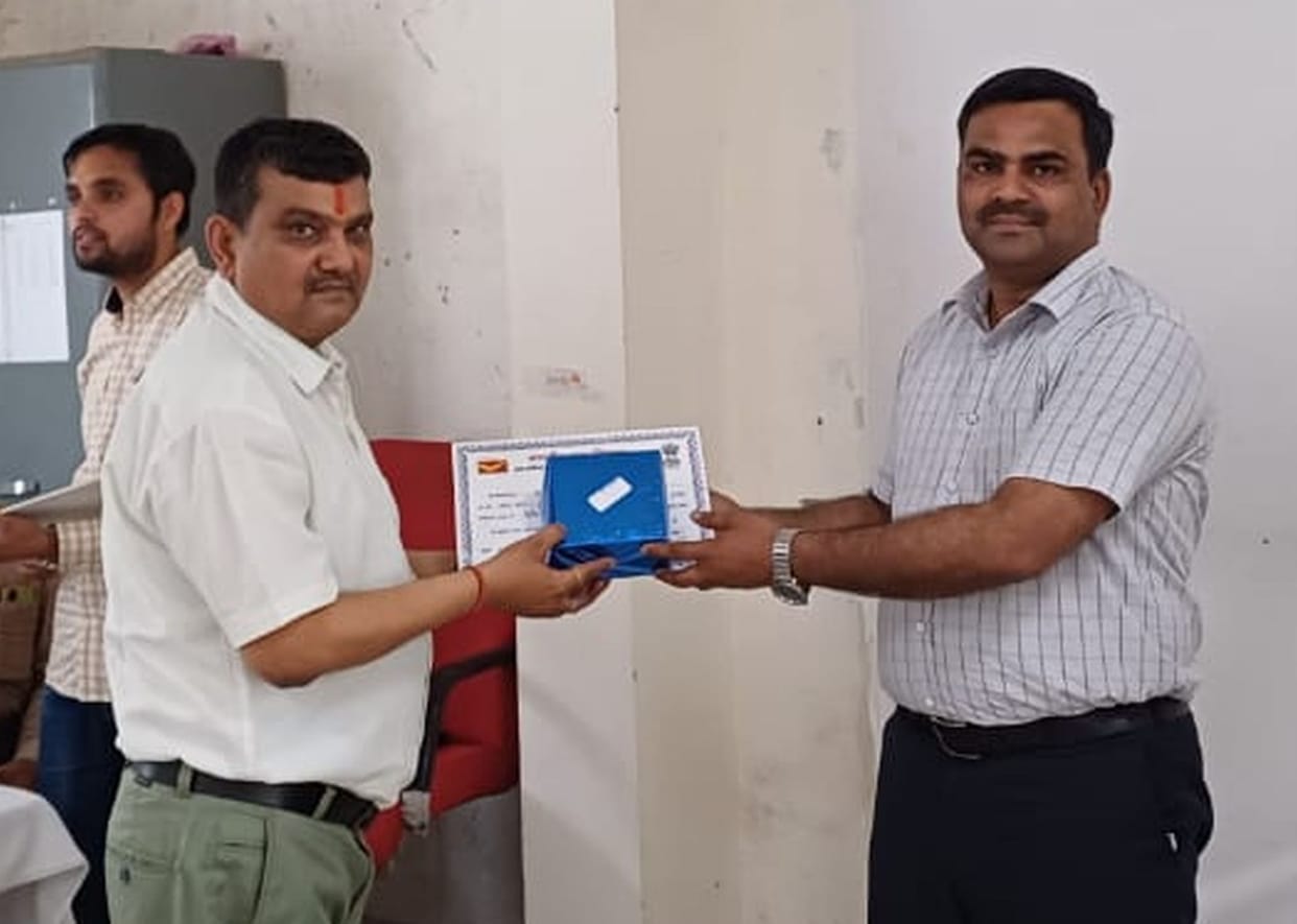 Kashipur post office got award for opening more accounts