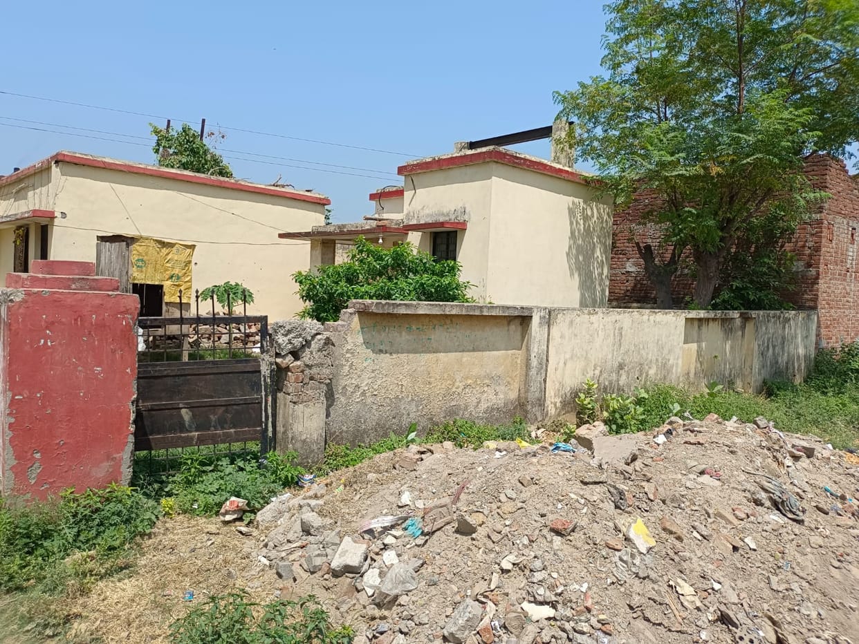 Danger of collapse of overhead tank in Begumpur locality