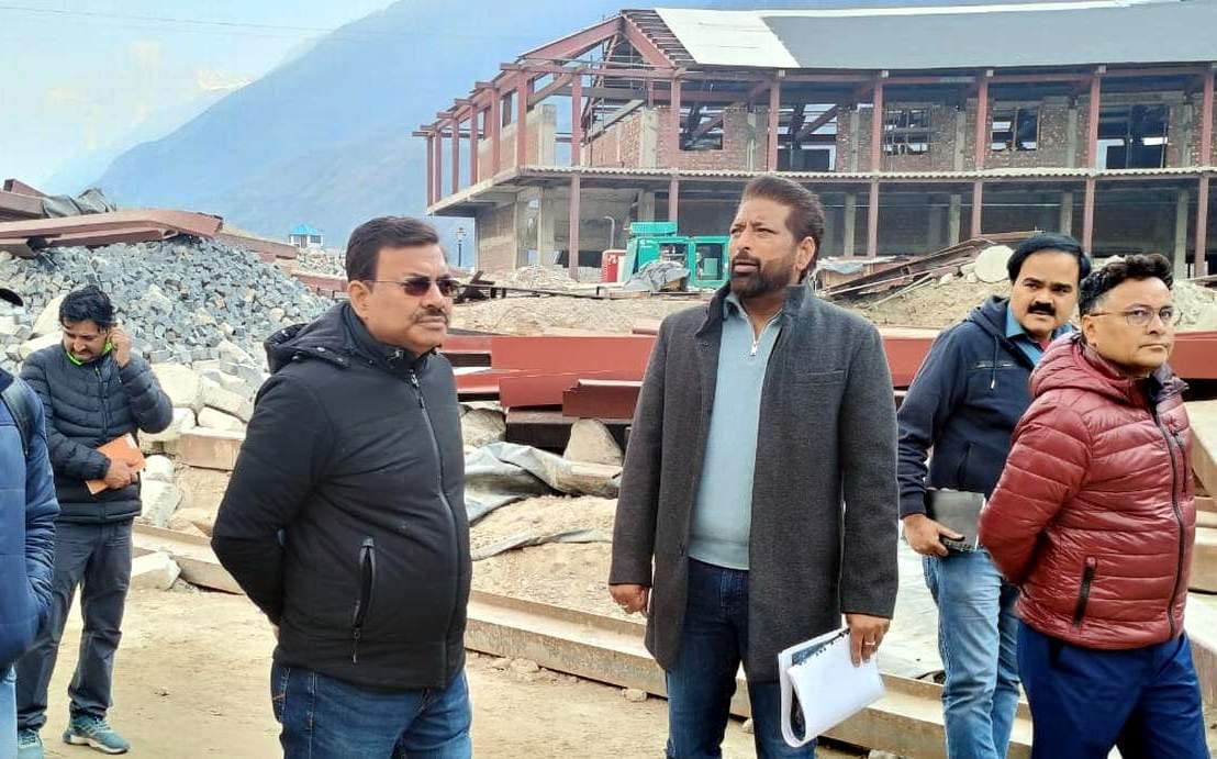 Additional Chief Secretary saw travel arrangements in Badrinath