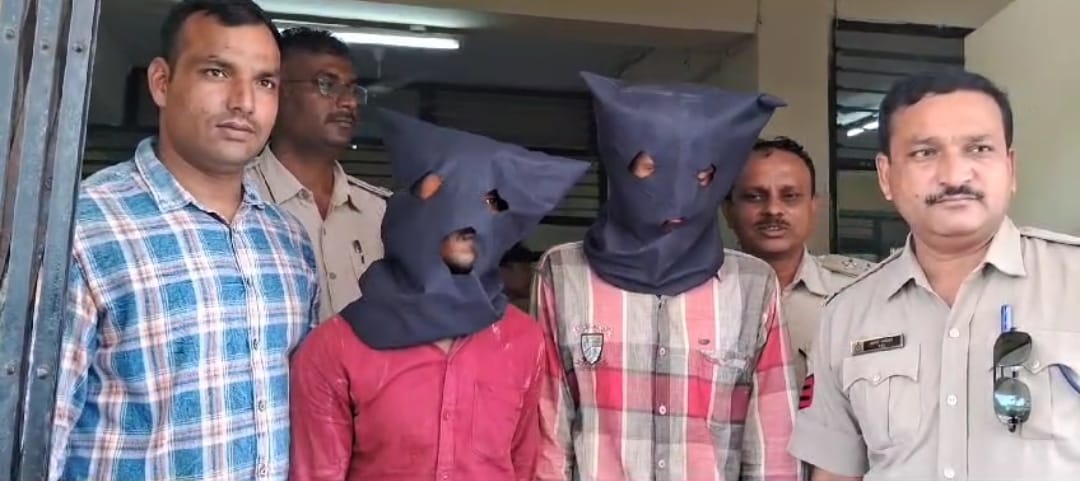 Two vicious criminals who looted one lakh rupees from a farmer were nabbed