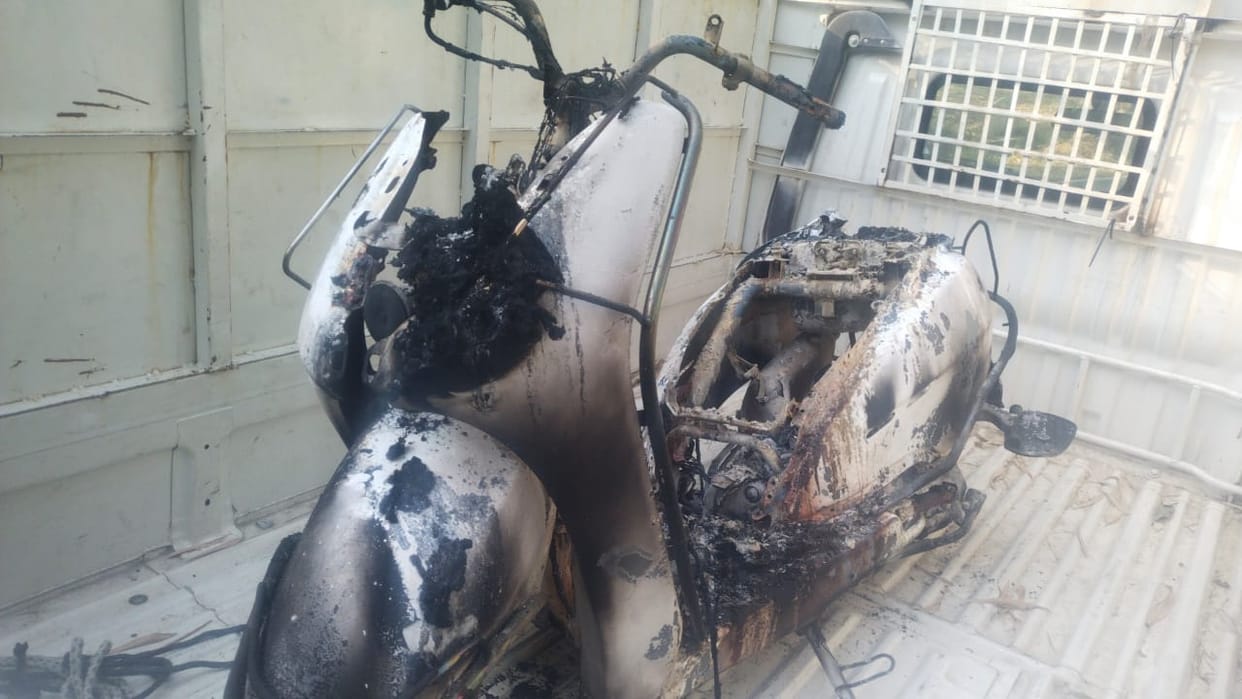 Fire broke out in a scooter parked on the roadside in Kanderhad