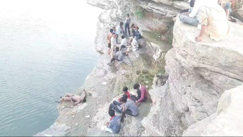 young man who went to take bath in Bhadbhada Waterfall died due to drowning