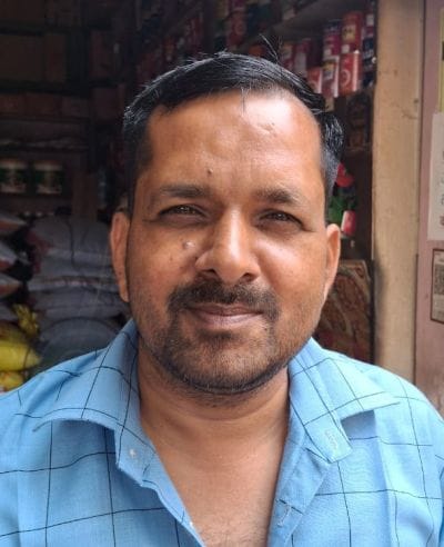 Ten thousand cattle farmers of the area are worried, not getting treatment