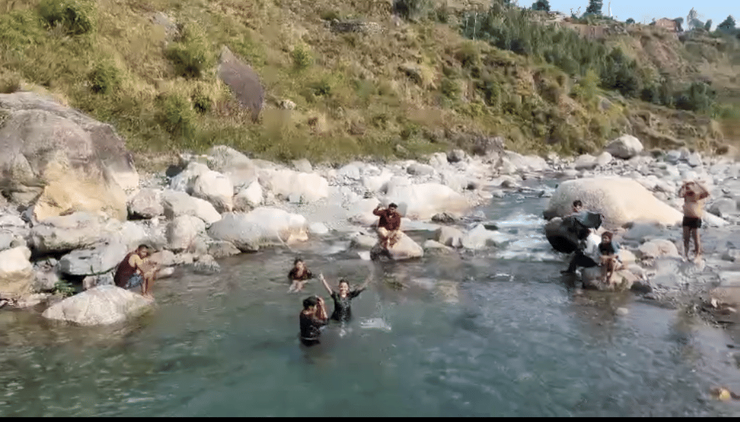 Tourists troubled by heat in plains, get coolness by climbing mountains