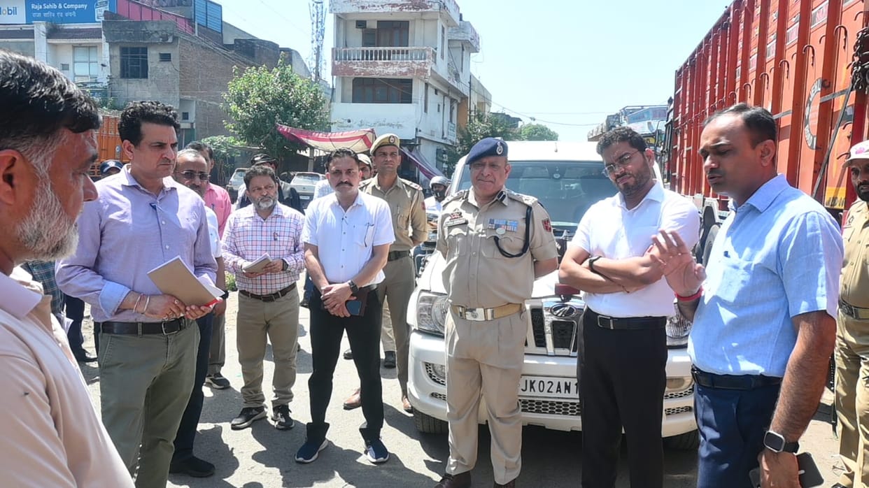 DIV COM Order the Construction of Road Complete in Two Months