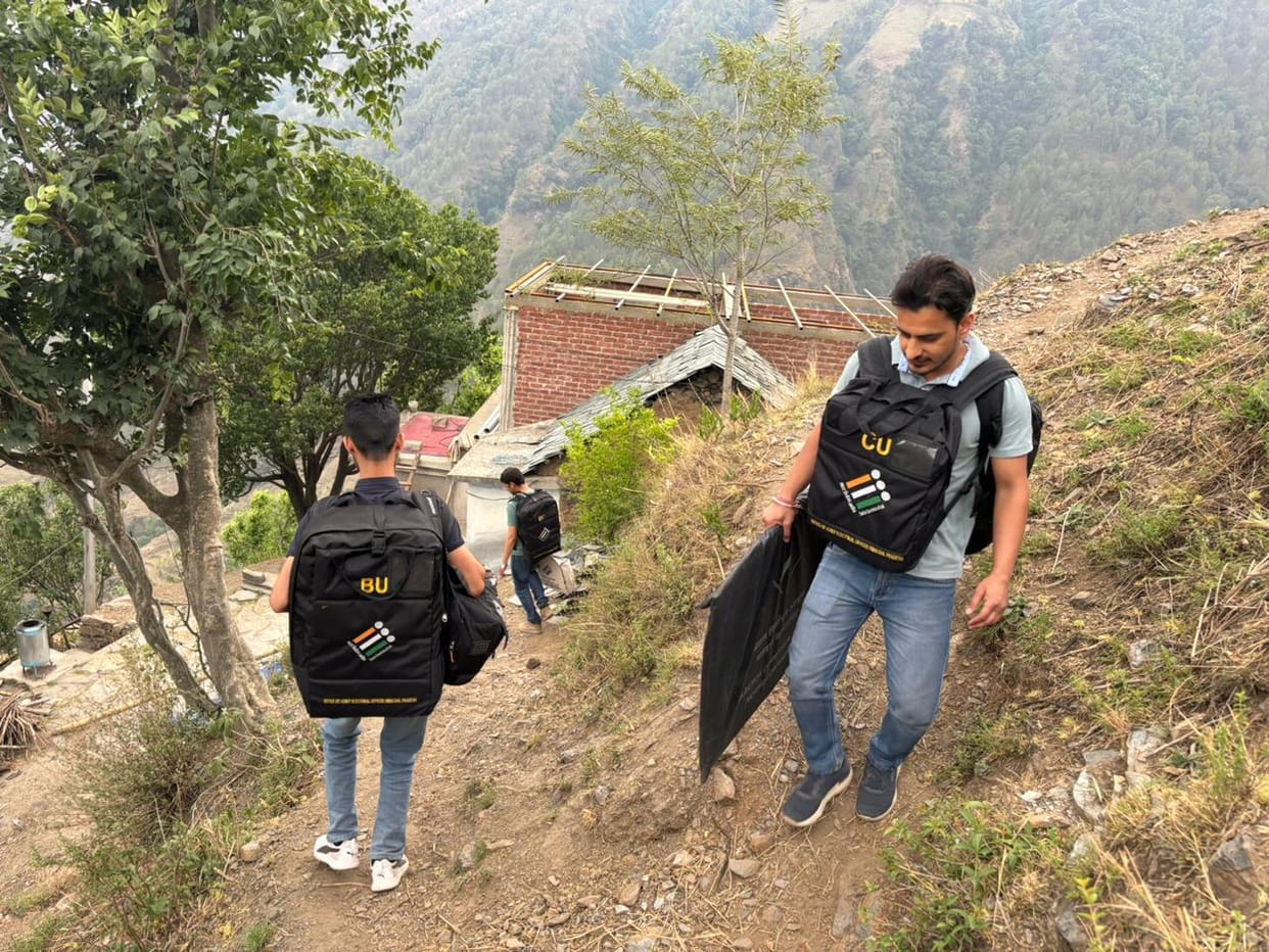 Voters travel 7 kilometers to reach Manjhagan booth
