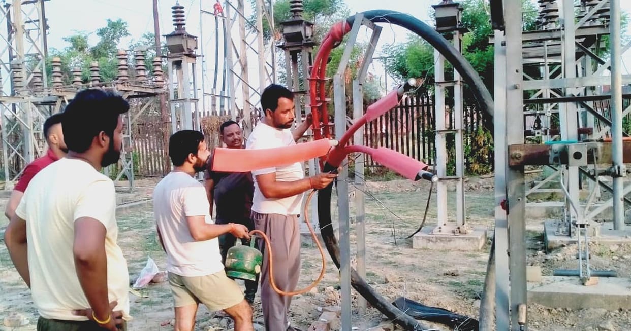 Claims dashed...five lakh people sweated due to lack of electricity
