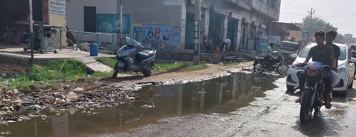 Dirty water on the roadside becomes a problem