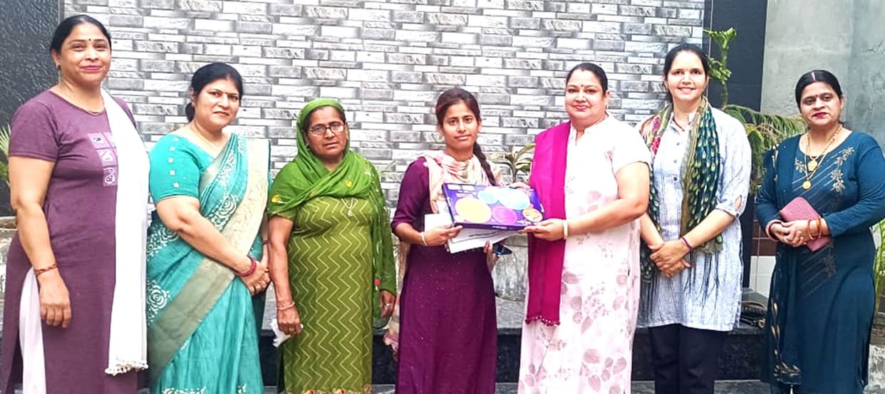 Preeti Sharma received Shaheed Vikas Bhardwaj Memorial Scholarship Award