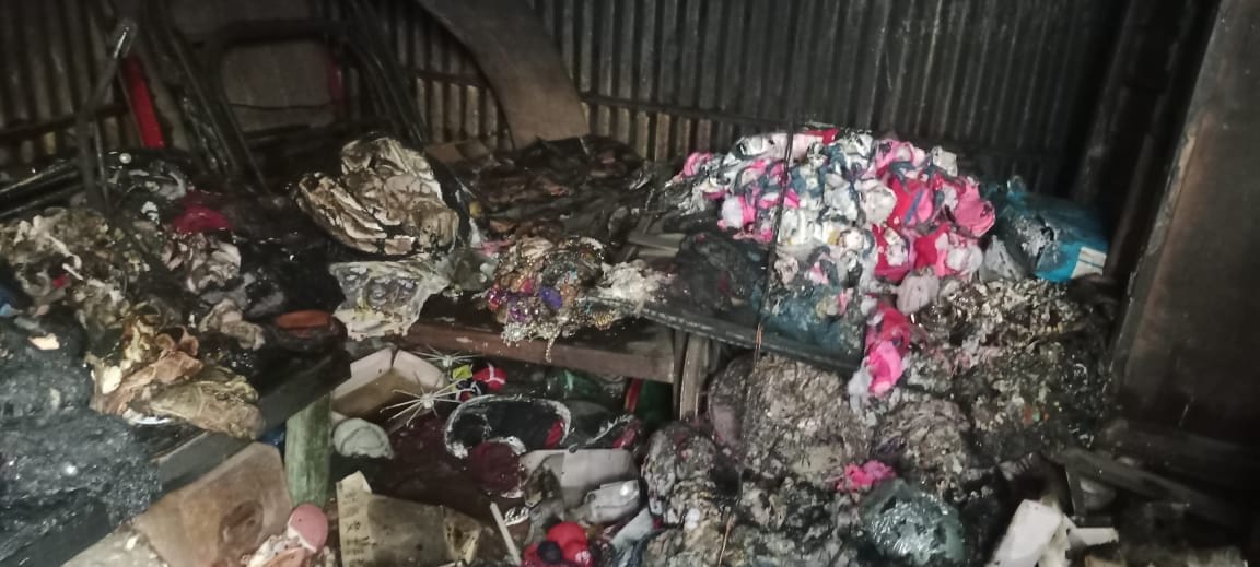 Fire broke out in a businessman's warehouse, loss of lakhs of rupees