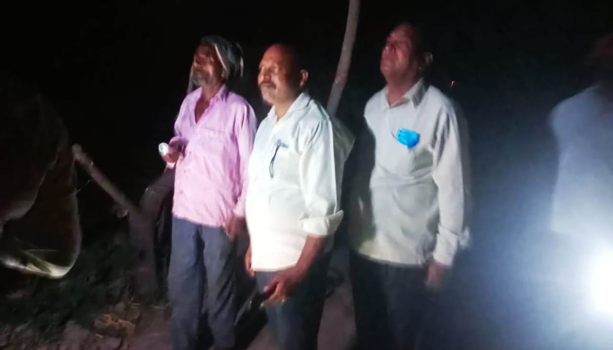 Leopard attacks animal, villagers scared