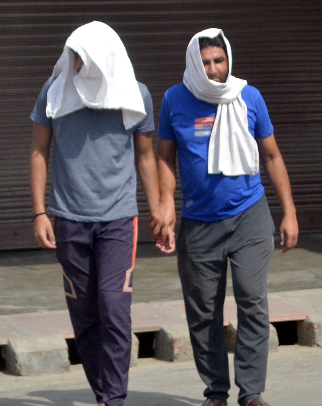 People complain of scorching sun and heat waves