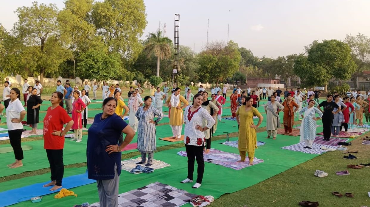 International Yoga Day: For the first time, yoga will be done in heat of 32 degrees Celsius.