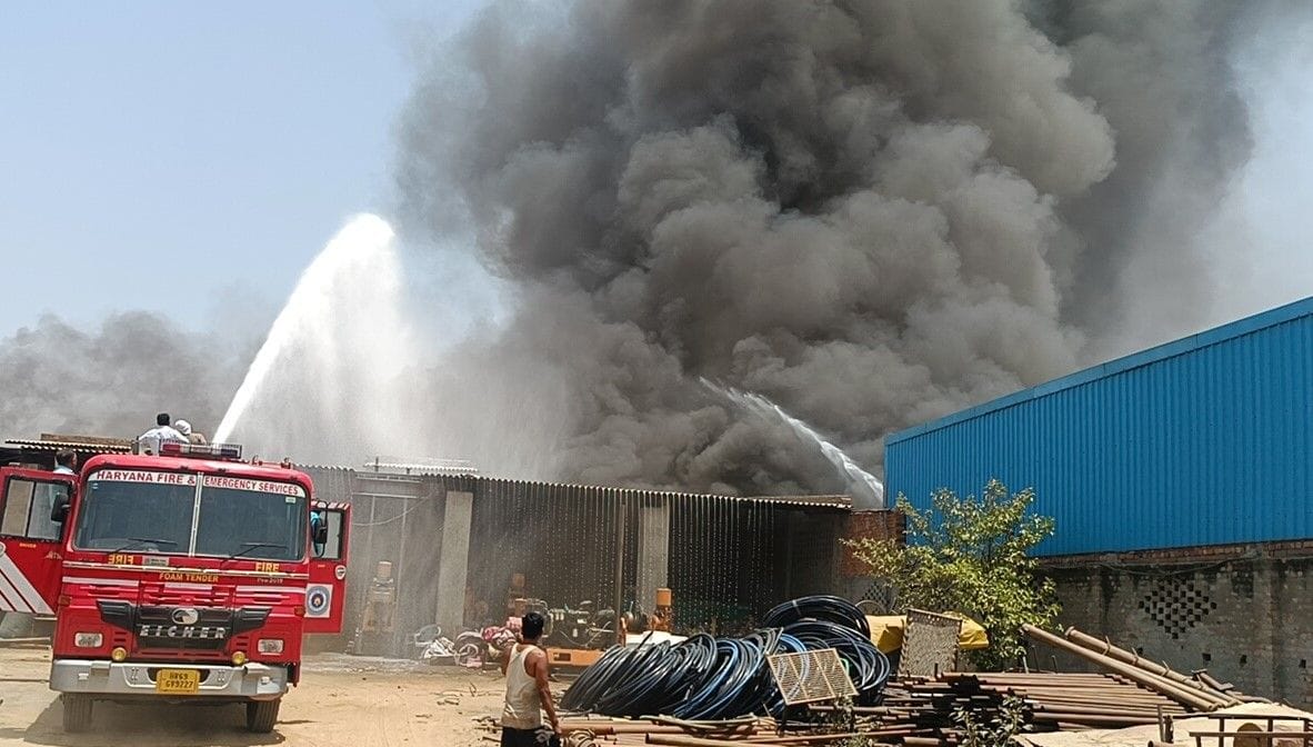 Fire breaks out in paint factory, thinner drums explode like bombs
