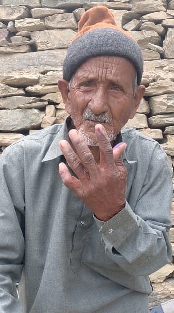 Solan News: 105 वर्षीय दलिया राम ने चार किमी पैदल चलकर किया मतदान 105 year old Dalia Ram walked four kilometers to vote