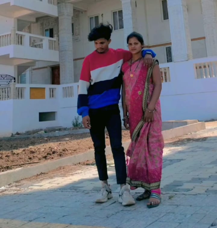 After the husband hanged himself, the wife also hanged herself