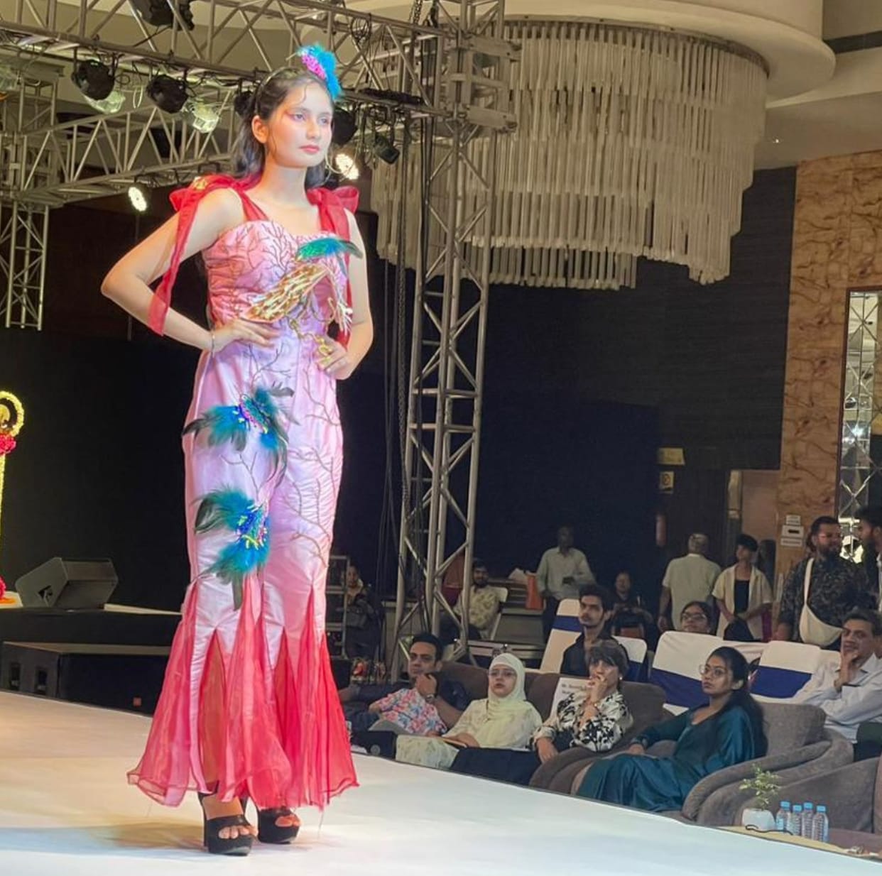 Students spread fashion