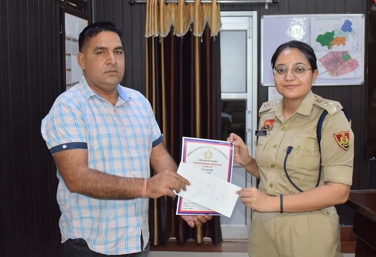 Police Investigating Officer Honored - Charkhi Dadri News - Charkhi ...