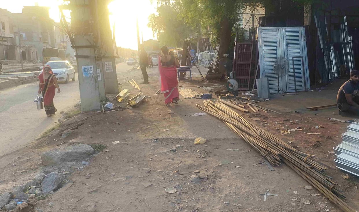 People upset due to non-construction of road from Power House to Vishwakarma Chowk