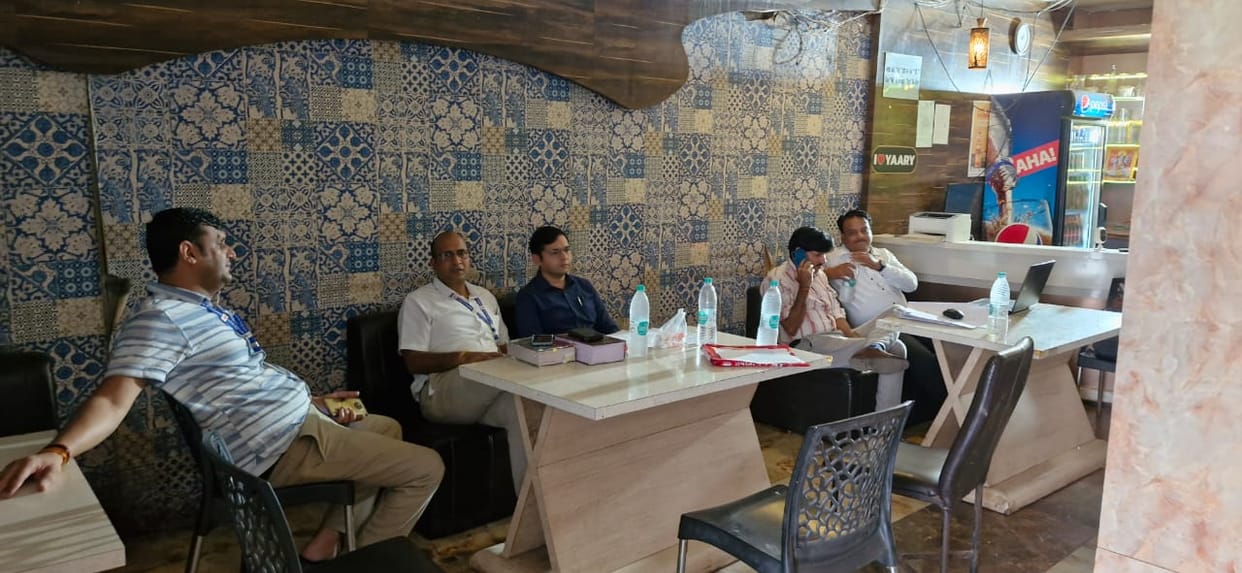 Satna GST team took action on two beer bars of the city, found irregularities.