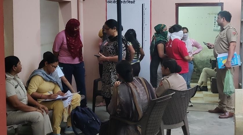 Police raided spa centers and hotels, arrested 22 women and 17 people