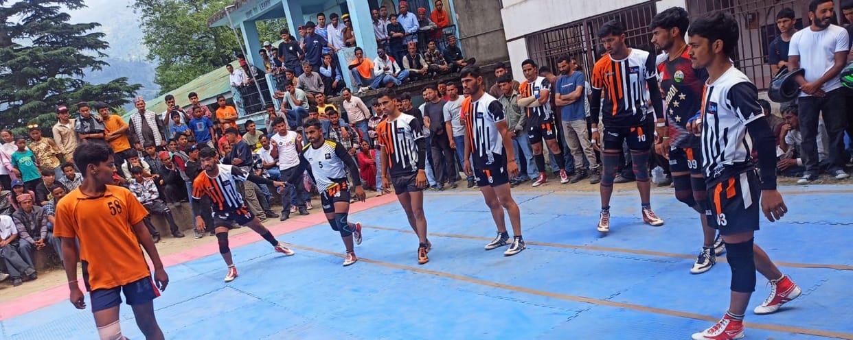 Old Manali became winner in volleyball