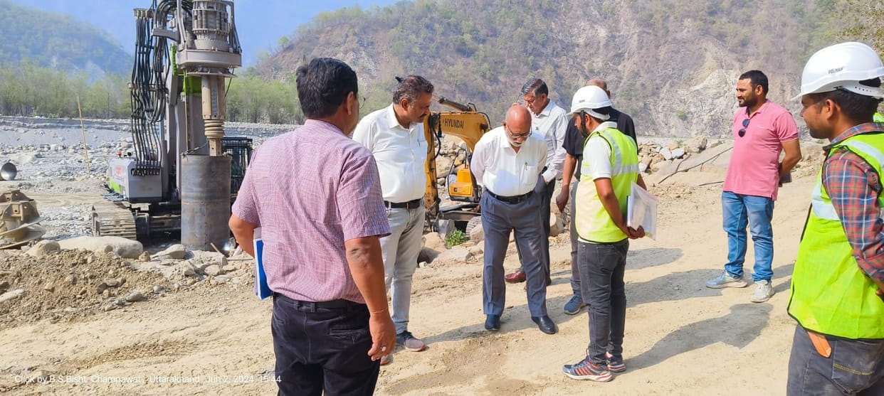Expressed displeasure over the slow progress of bridge construction on Ladhiya river