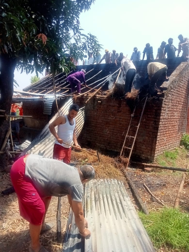 Animal shed burnt to ashes in Khairiyan Gadhehan